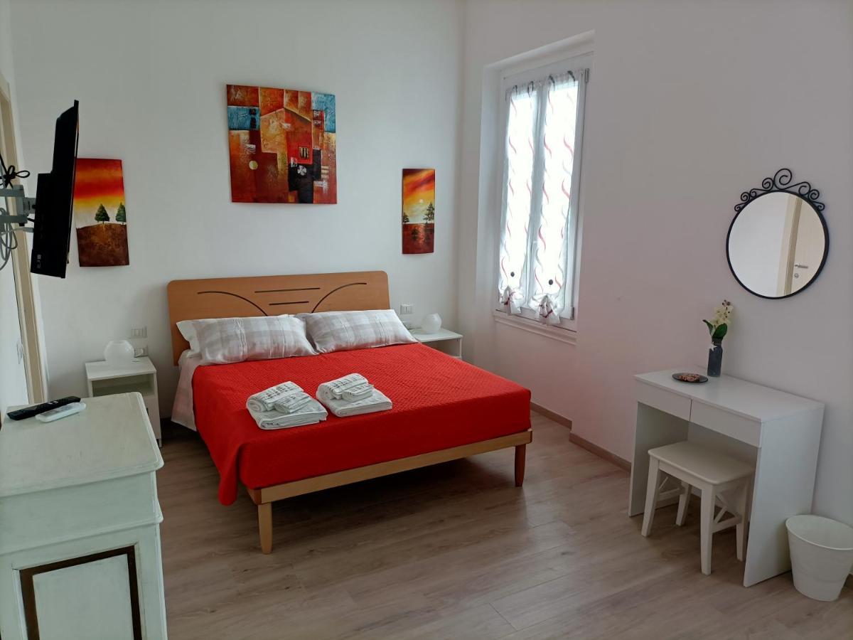 Affittacamere Il Chiostrino Guest House Florens Exteriör bild